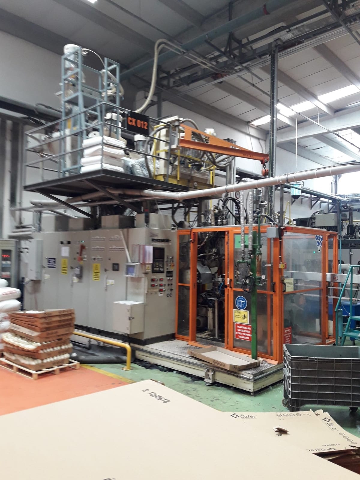 Ekstrüzyon Şişirme Makinesi Homojenik Karıştırıcı Elemanlı Vidalarının Servo Motor ile Kontrol Sisteminin Tasarımı