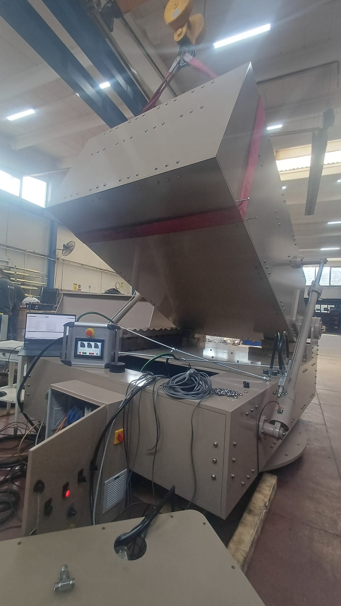 Savunma Sanayi Özel Platform Hidrolik ve Otomasyon Sistemi